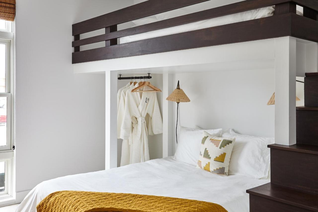 Lokal Hotel קייפ מאי מראה חיצוני תמונה
